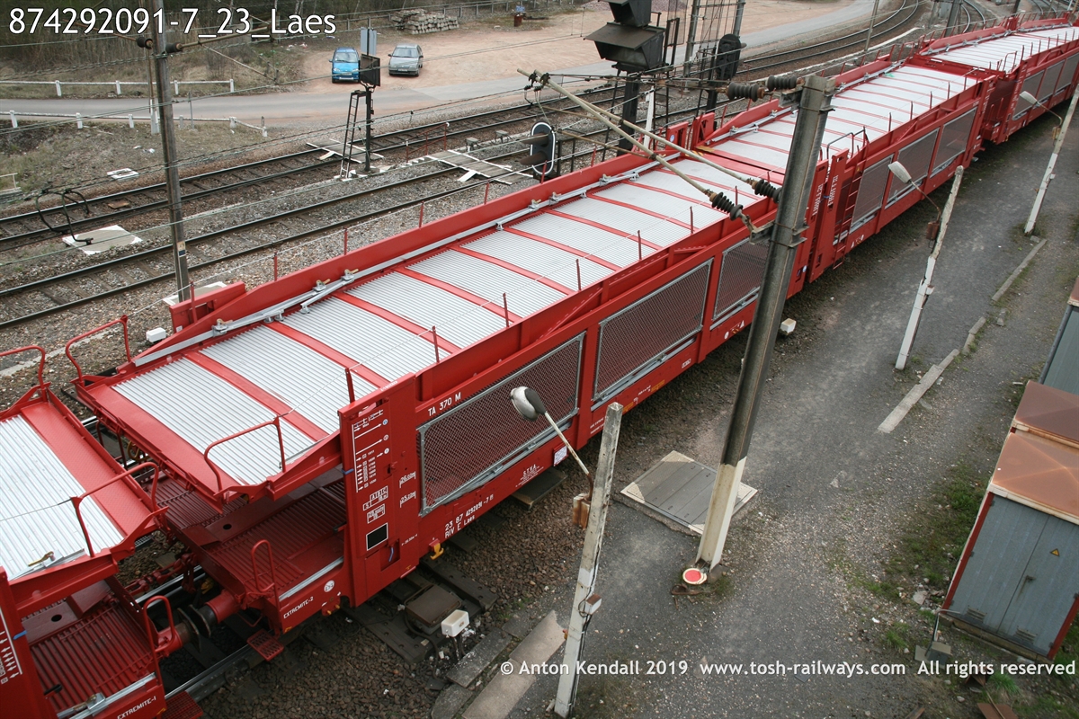 874292091-7_23_Laes.JPG